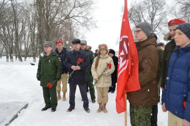 Учить военному делу настоящим образом