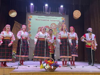 Народную музыку и песни не забыть Народную музыку и песни не забыть