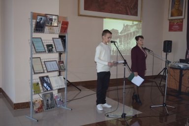 «Я снова в памяти найду полоску розовой зари...» «Я снова в памяти найду полоску розовой зари...»