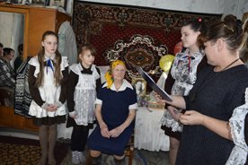 &laquo;И тот, кто с песней    по жизни шагает&hellip;&raquo;