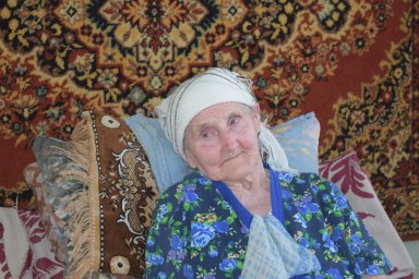 И шуточку: &laquo;даешь стране угля&raquo;, мы  ощущали на своих ладонях&hellip;