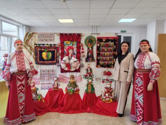 В Курской области проходит фестиваль «Многоцветие России» В Курской области проходит фестиваль «Многоцветие России»